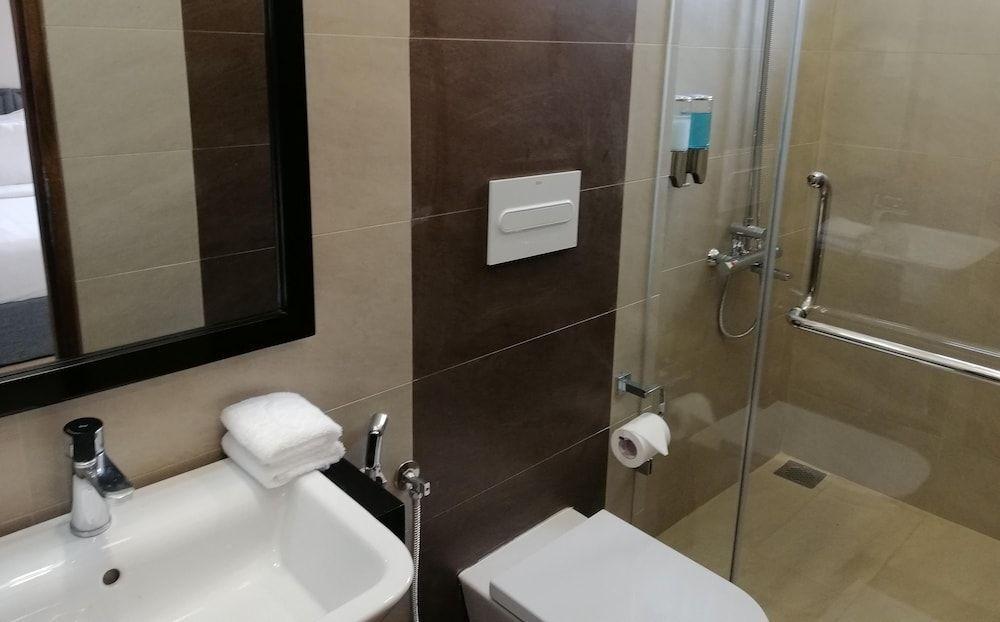 Гора Lavinia: Pink Elephant Tourist Apartment Hotel
