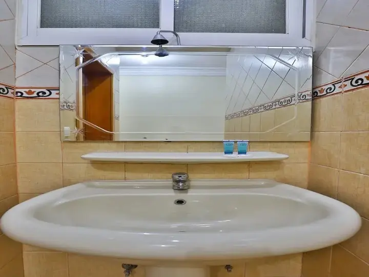 Коломбо: Oyo 228 Sea View Hotel