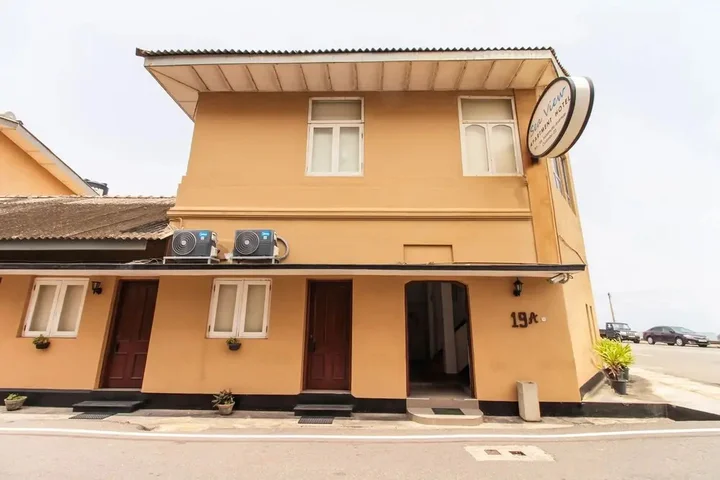 Коломбо: Oyo 228 Sea View Hotel