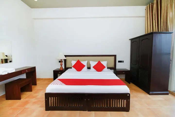 Негомбо: OYO 245 The Kings Bay Hotel