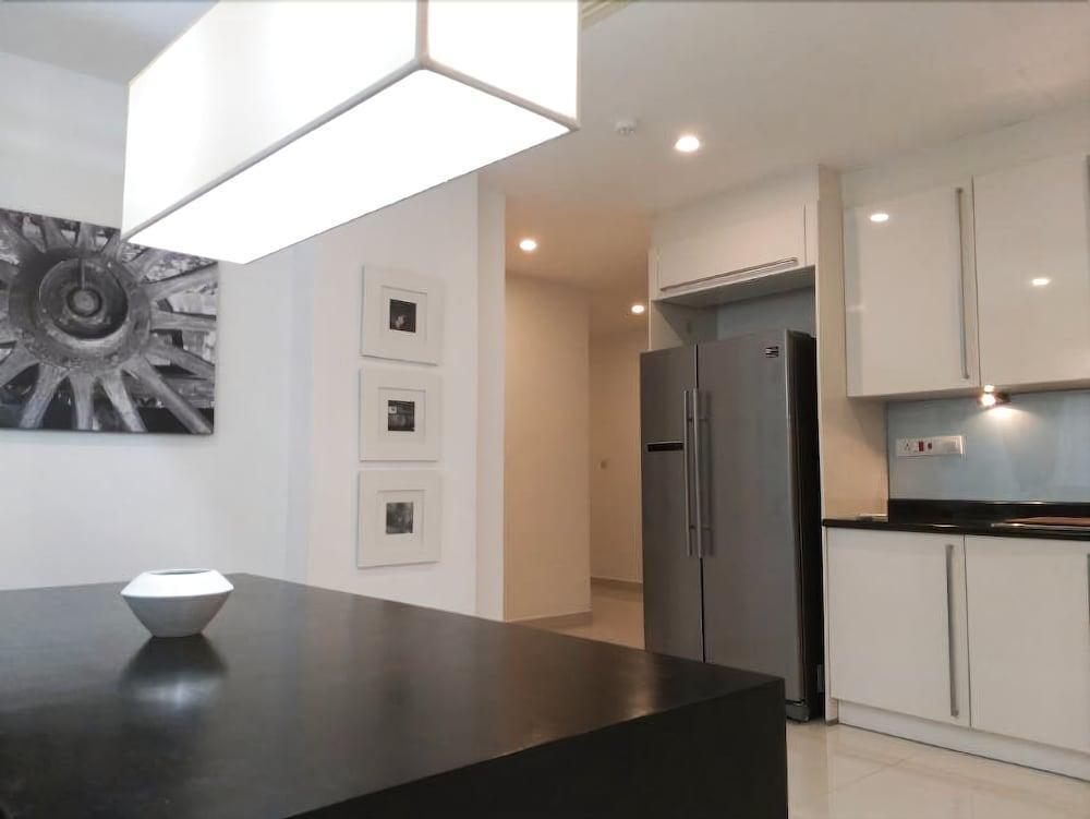 Коломбо: Platinum One Suites - 3 Bedroom