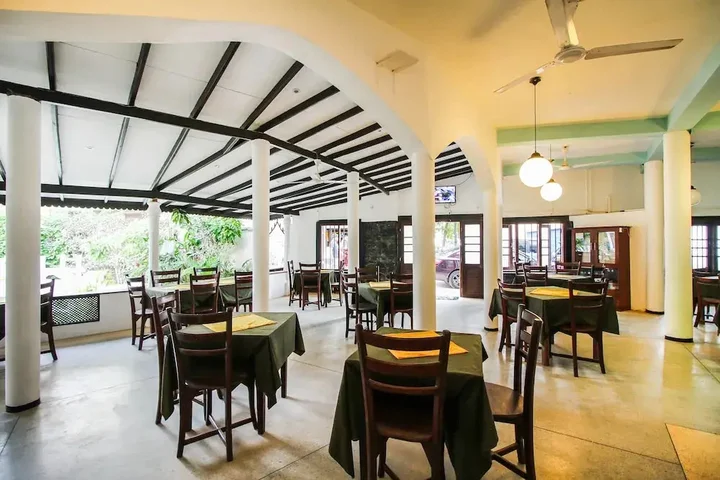 Унаватуна: OYO 295 Sea View Hotel 02