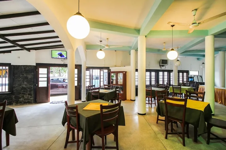 Унаватуна: OYO 295 Sea View Hotel 02