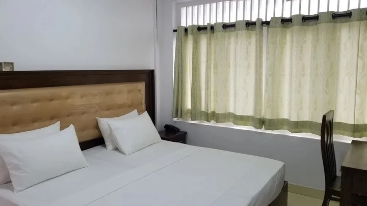 Коломбо: Metro Marine Drive Hotel