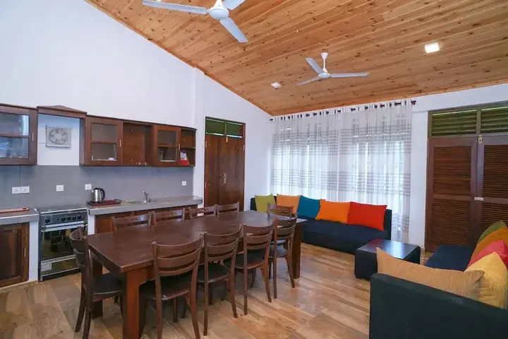 Мирисса: OYO 390 Surf Sea Breeze - Land Side