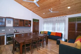 Мирисса: OYO 390 Surf Sea Breeze - Land Side
