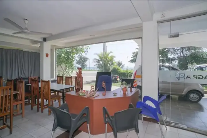 Велигама: Oyo 512 Agra Lanka Beach Resort