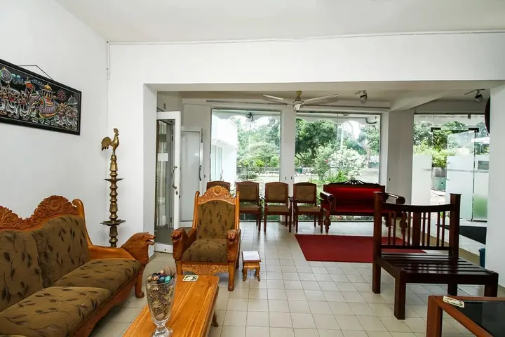 Негомбо: OYO 347 Hotel Empryean