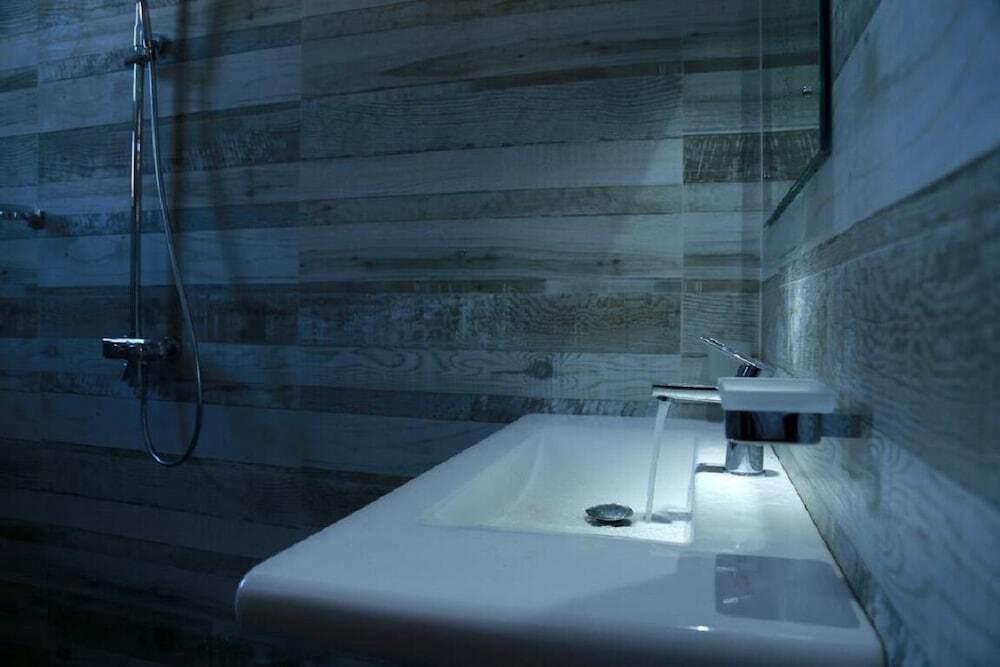 Коломбо: The villa has 6 bedrooms, 1 bathroom, a flat-screen Tv with satellite channels,
