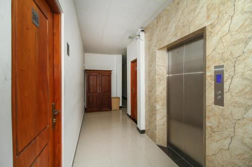 Гора Lavinia: Oyo 361 Grand Rovinka Hotel