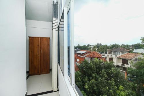 Гора Lavinia: Oyo 361 Grand Rovinka Hotel