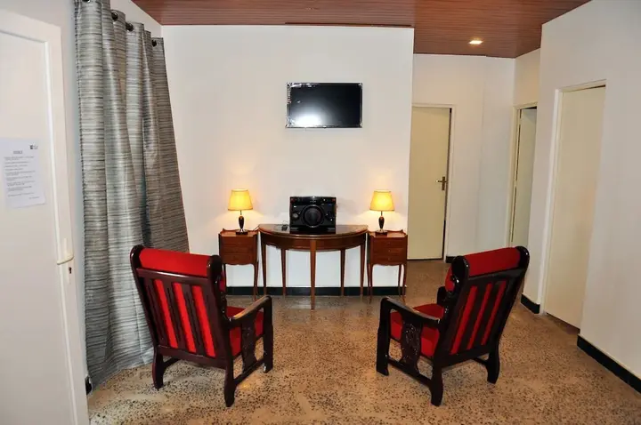 Негомбо: OYO 516 Hotel 198 Negombo