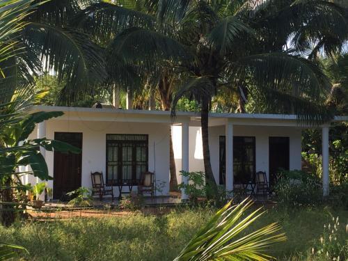 Сигирия: Shady mango villa
