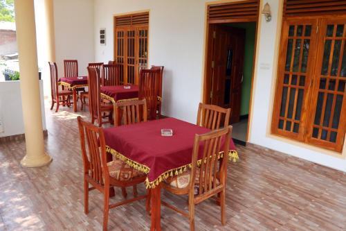 Киринда: Sarath Home Stay And Safari
