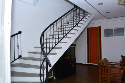 Хаттон: prince palace hotel