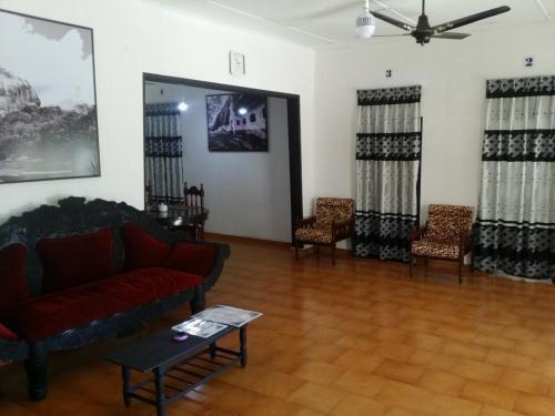 Дамбулла: Black and White Resort