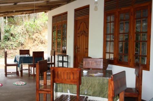 Элла: Nature Village Inn
