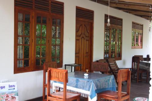 Элла: Nature Village Inn