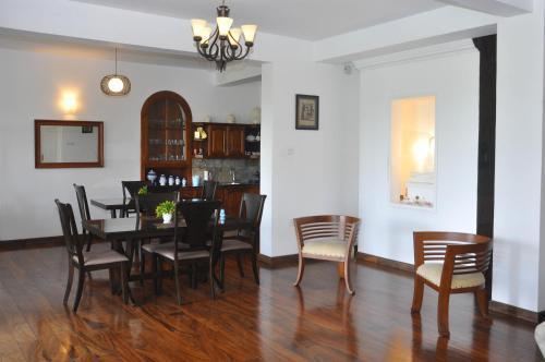 Канди: Samindra Villa
