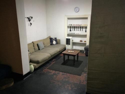Канди: Hostel 114