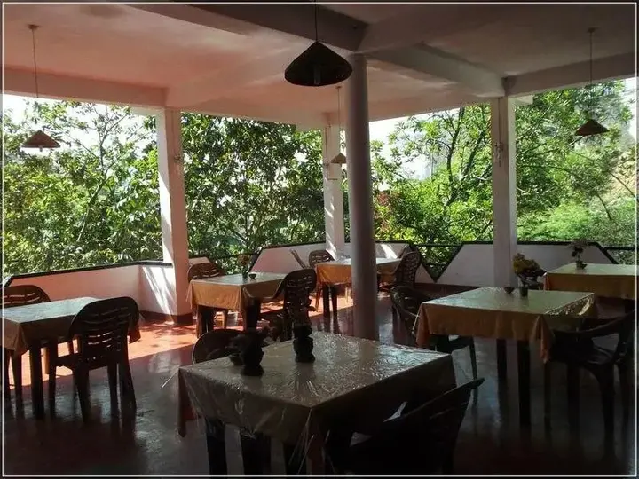 Элла: Felicity Inn