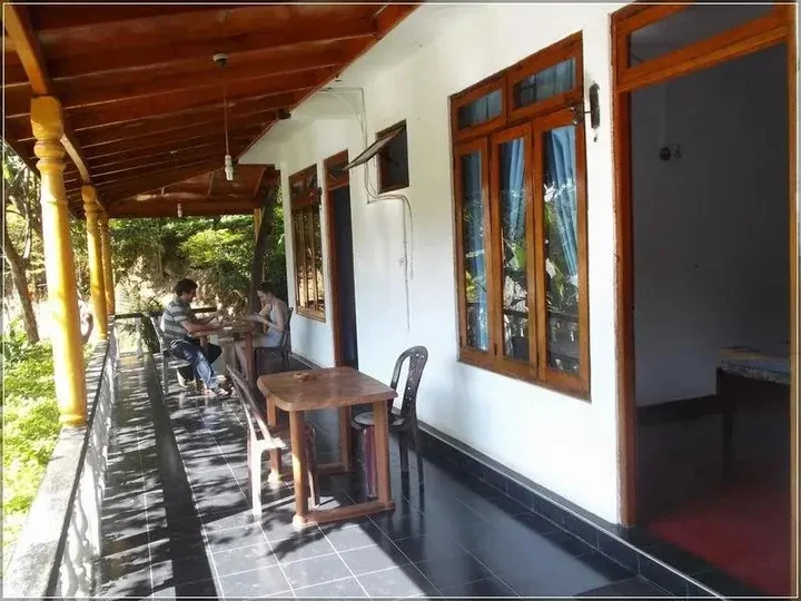 Элла: Felicity Inn