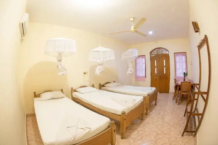 Аругам-Бэй: Rupa's Hotel Arugambay