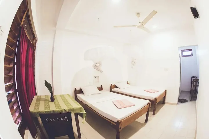 Аругам-Бэй: Rupa's Hotel Arugambay
