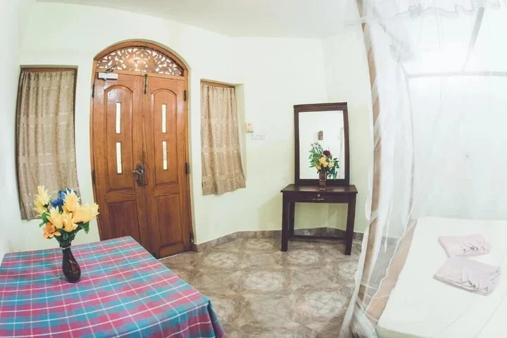 Аругам-Бэй: Rupa's Hotel Arugambay