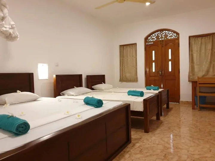 Аругам-Бэй: Rupa's Hotel Arugambay