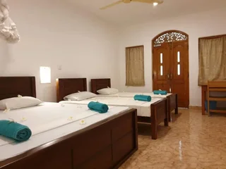 Аругам-Бэй: Rupa's Hotel Arugambay