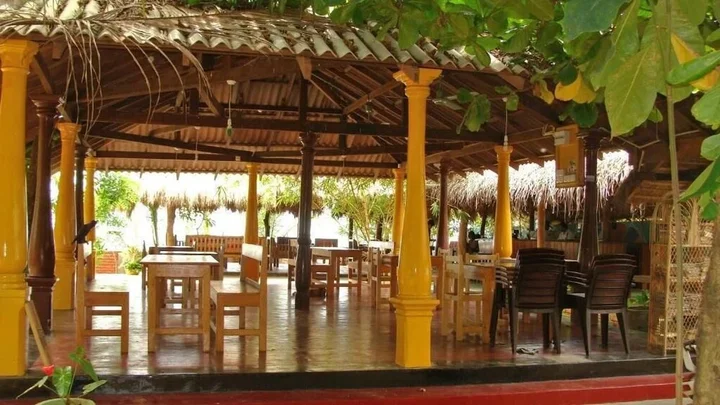 Аругам-Бэй: Rupa's Hotel Arugambay
