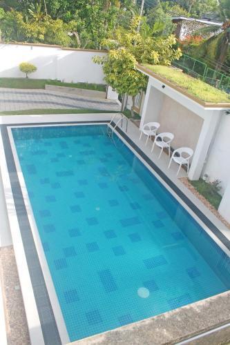 Шри-Джаяварденепура-Котте: Apna Colombo