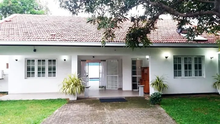 Негомбо: The triple bbb villa