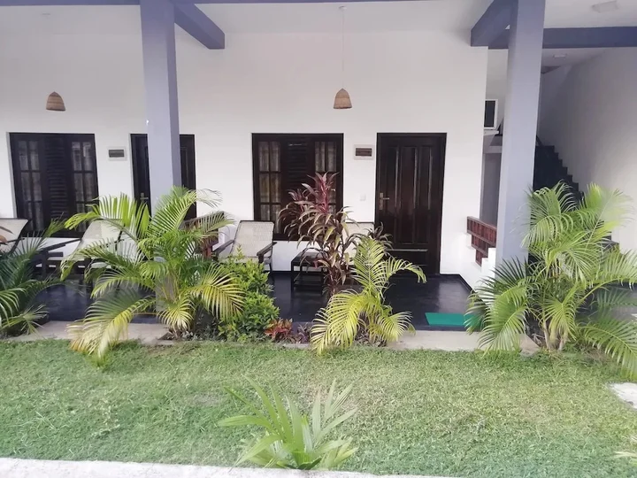 Аругам-Бэй: Sea shells Inn Arugambay