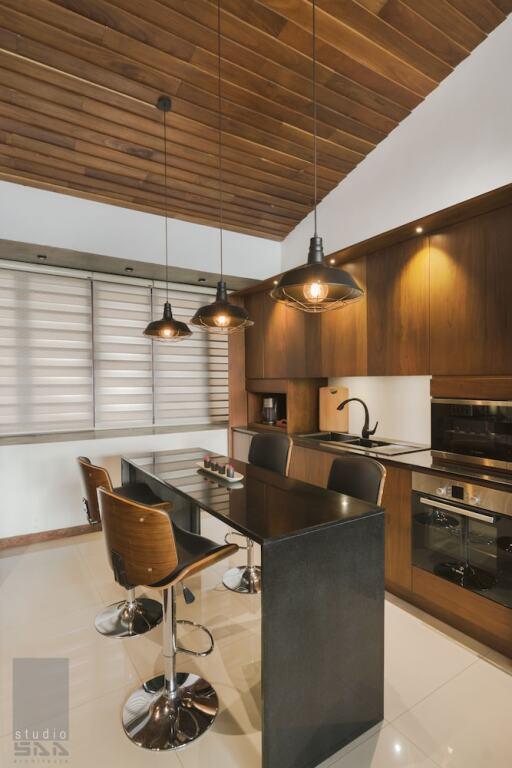 Коломбо: A & A Penthouse Apartment