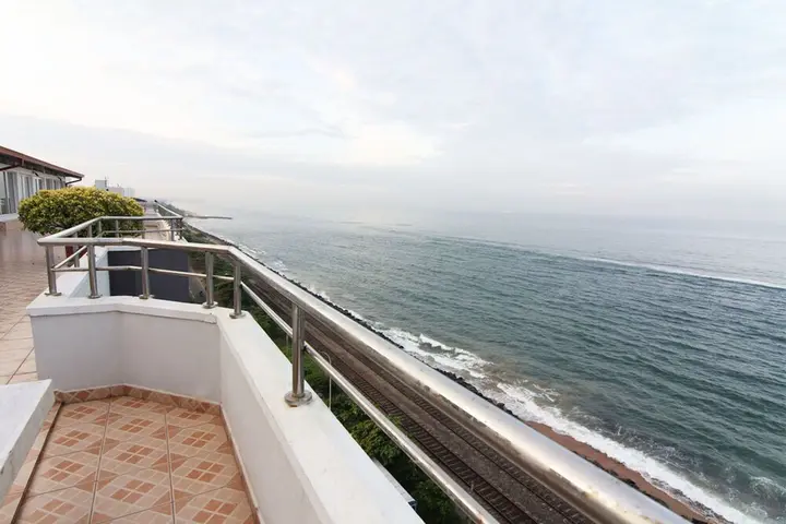 Коломбо: Raj Marine Residency