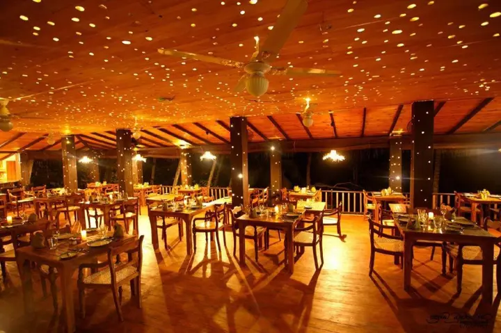 Унаватуна: Epic Jungle Village