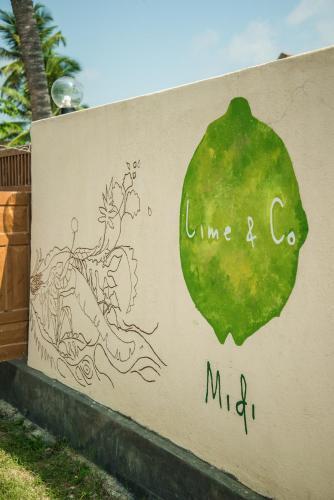 Ахангама: Lime & Co Midi