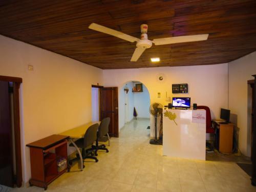 Элла: My Hostel