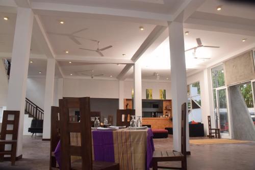 Мирисса: Mira Whales Resort