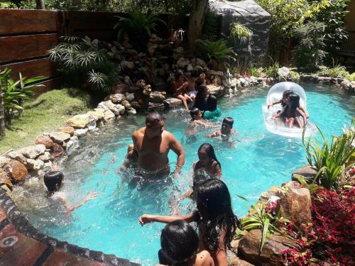 Канди: Manusath Holiday Inn