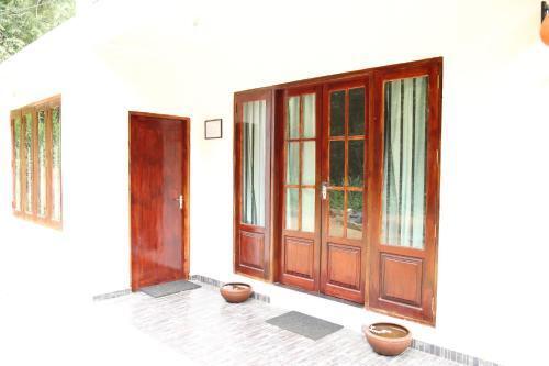 Канди: Manula residence
