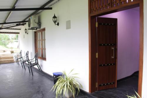 Пиннавала: Pinawala Holiday Bungalow