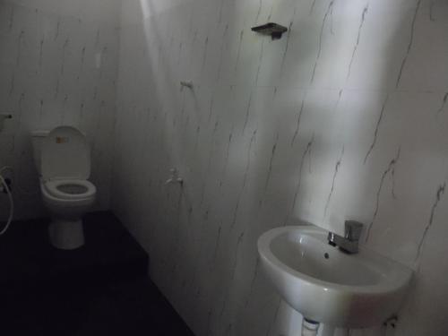 Катарагама: Aura Holiday Inn