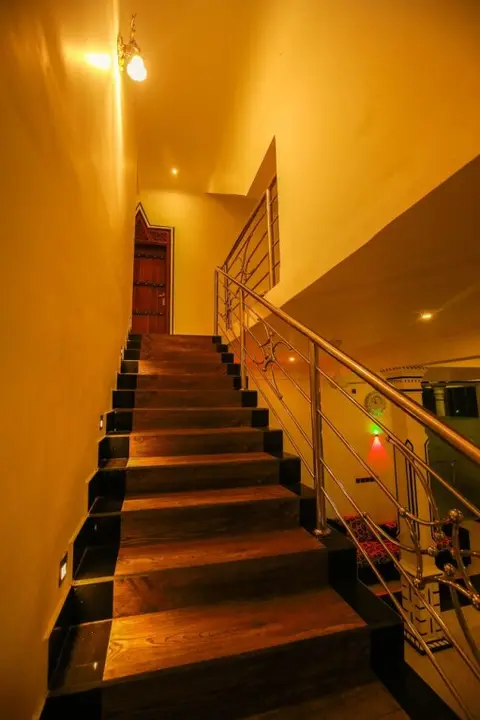 Киринда: Yala Safari River Front Hotel & Resturant