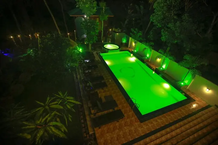 Киринда: Yala Safari River Front Hotel & Resturant
