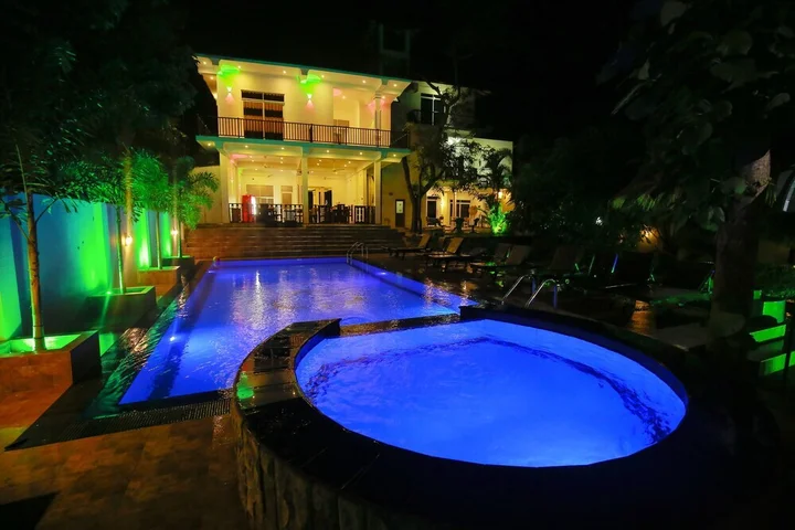Киринда: Yala Safari River Front Hotel & Resturant