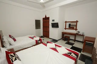 Киринда: Yala Safari River Front Hotel & Resturant