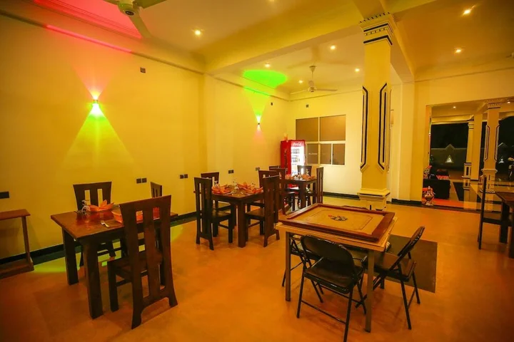 Киринда: Yala Safari River Front Hotel & Resturant